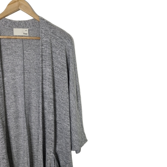 Aritzia Gray Women's Cardigan - Picture 10 of 16